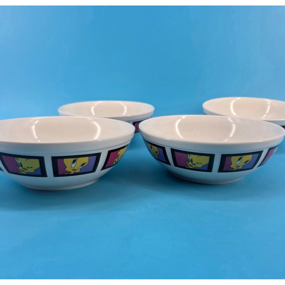 Vintage 1999 Gibson Looney Tunes Tweety Bird 7 Inch Cereal Bowls Set of 4 White